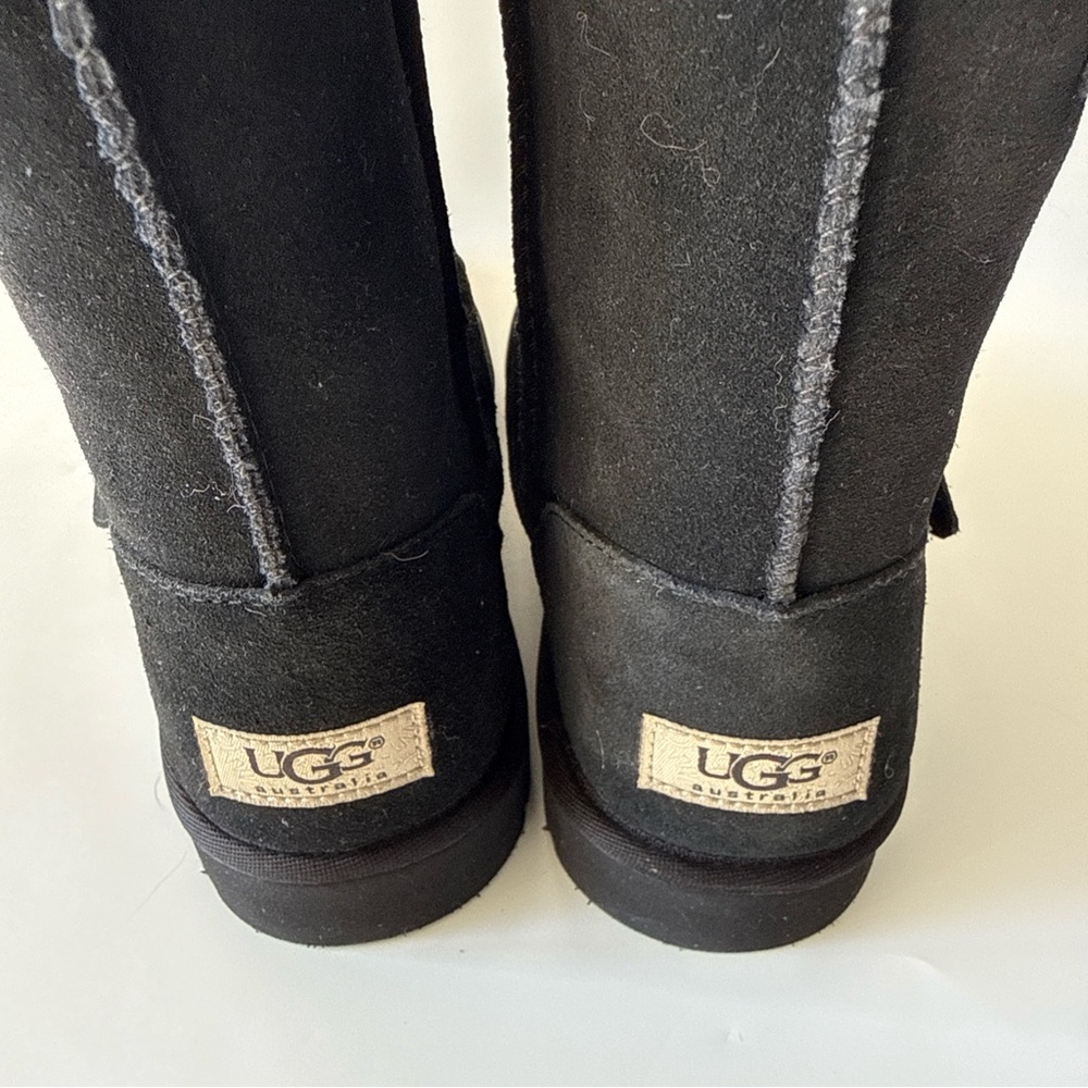NIB UGG Girls Size 6 Adriana K Black 1003196K Suede Natural Sheep’s Wool Lining
